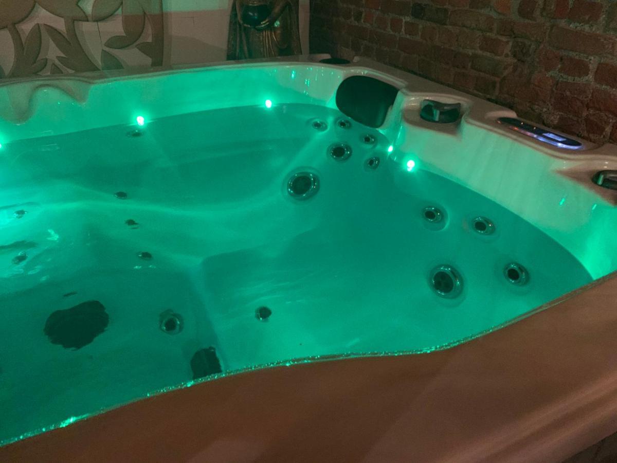 Nice And Cosy Place With Jacuzzi And Sauna To Relax In The Centre Of Αμβέρσα Εξωτερικό φωτογραφία